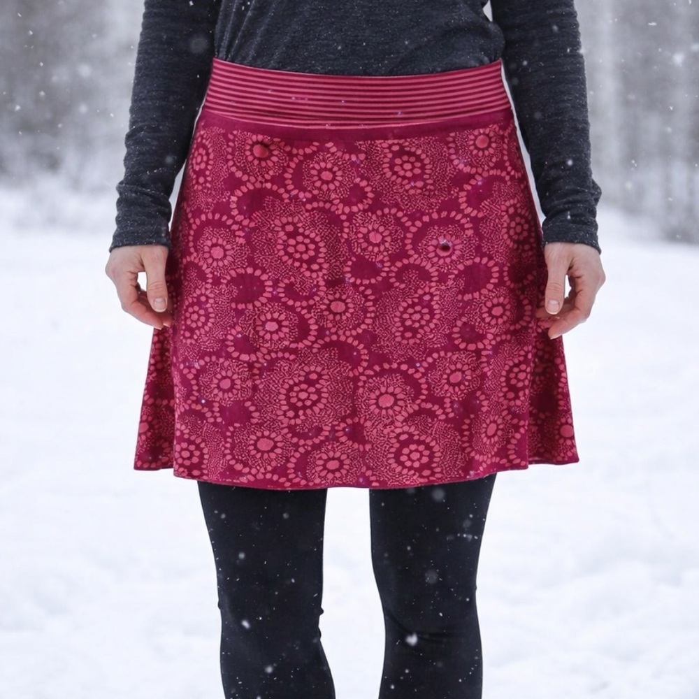 TITLE NINE WOOL-LIKE SKIRT SIZE MEDIUM MOBETTA 70